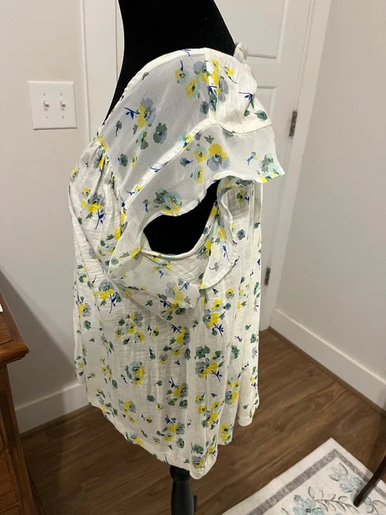 Women’s Lucky Brand Floral Short Sleeved Top Size XL NWT - Picture 2 of 5